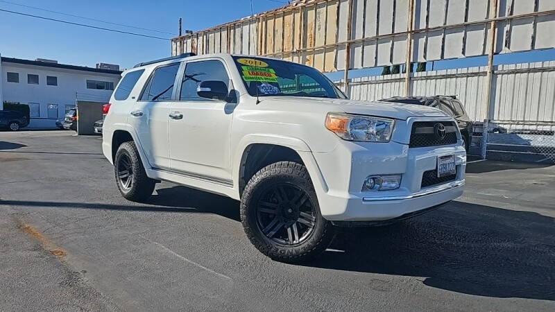 2011 Toyota 4Runner SR5 photo 2