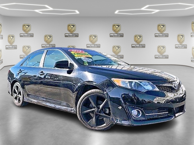 2012 Toyota Camry SE's photo