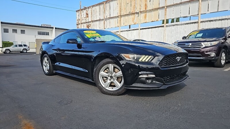 2015 Ford Mustang EcoBoost photo 2
