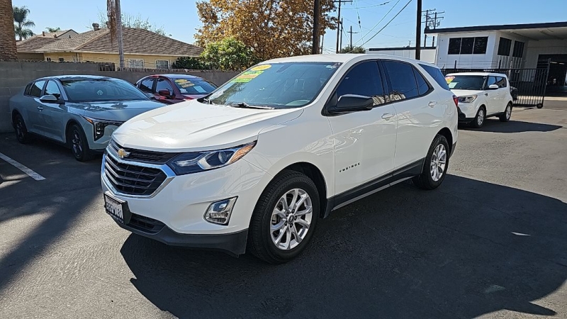2019 Chevrolet Equinox LS photo 3