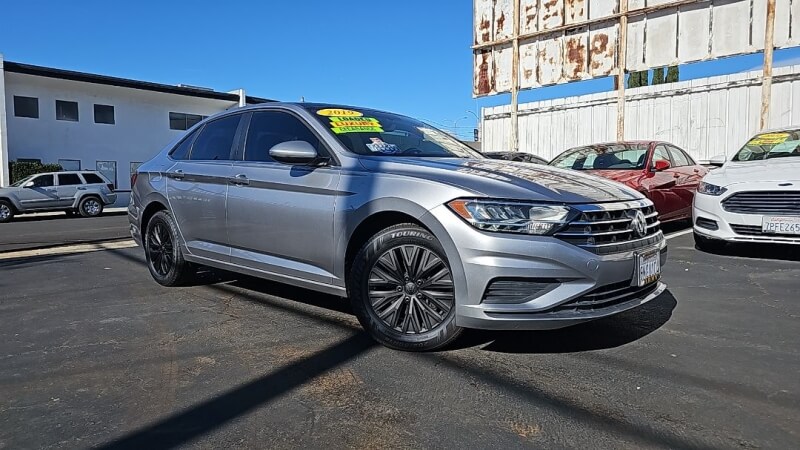 2019 Volkswagen Jetta SE's photo