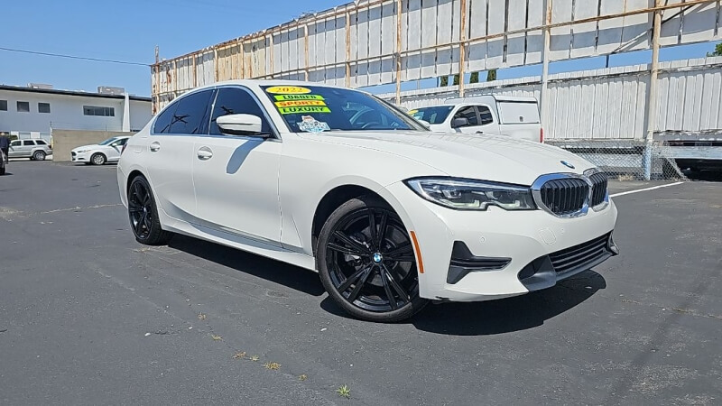 2022 BMW 3 Series 330i Sedan's photo