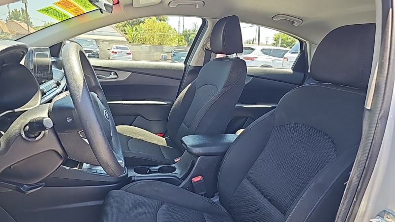 2020 Kia Forte LXS LOOKS AND DRIVES LIKE NEW LOW MILES