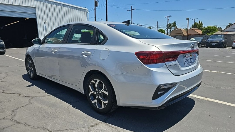 2020 Kia Forte LXS LOOKS AND DRIVES LIKE NEW LOW MILES
