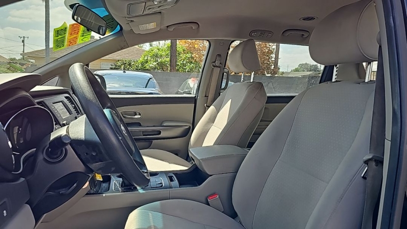 2017 Kia Sedona L