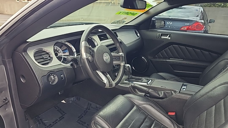 2013 Ford Mustang V6