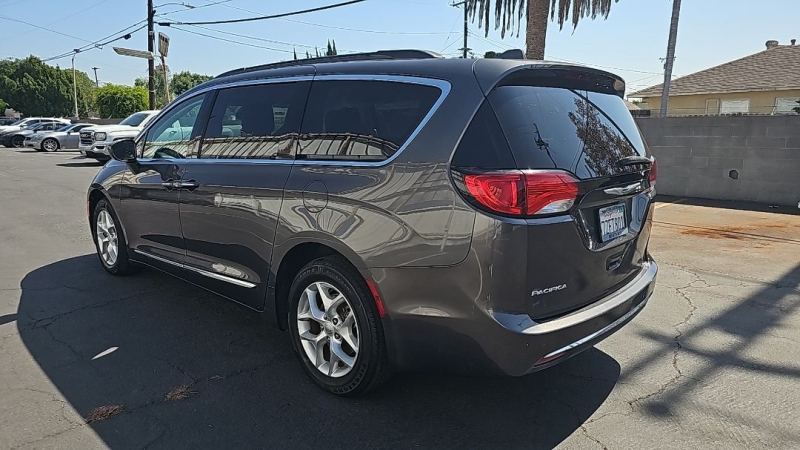 2017 Chrysler Pacifica Touring Plus