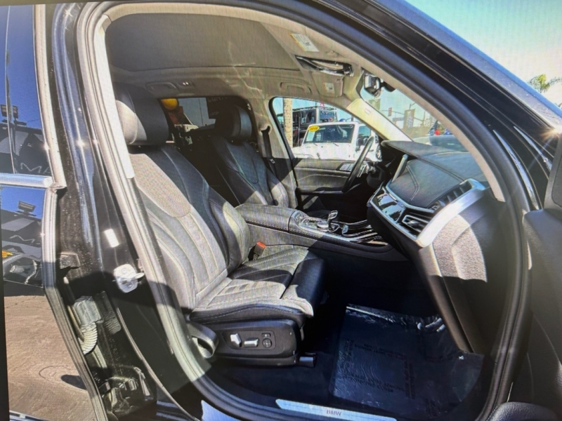 2021 BMW X7 40i - Photo 21