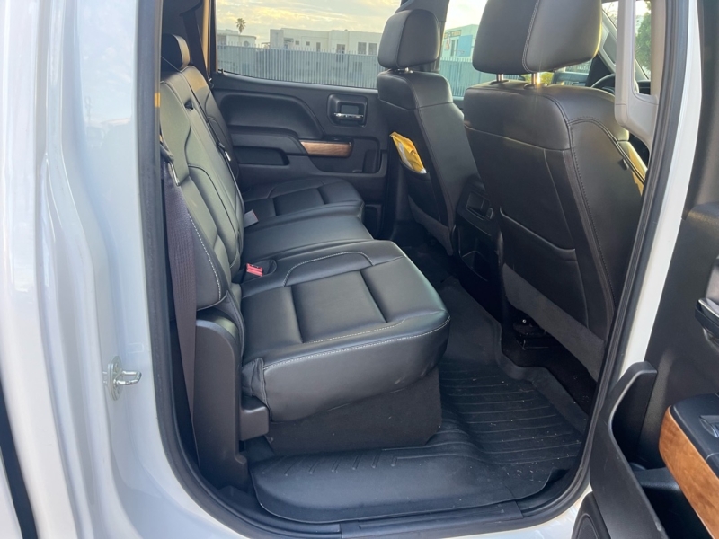 2017 Chevrolet Silverado 2500HD LTZ - Photo 8