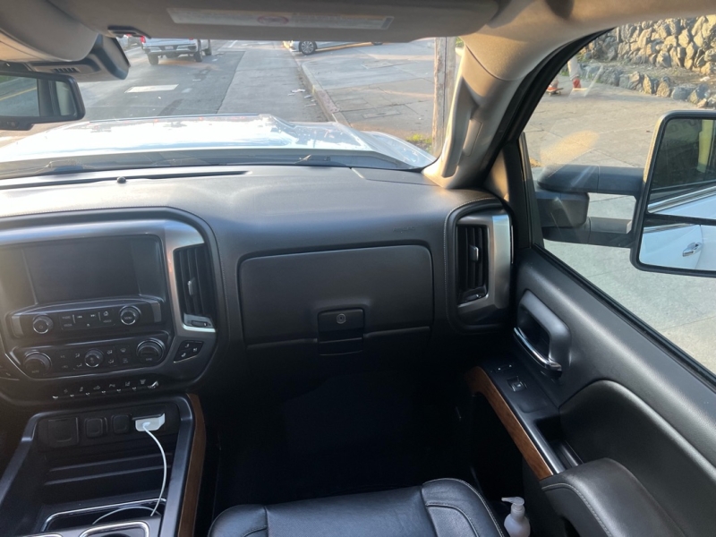 2017 Chevrolet Silverado 2500HD LTZ - Photo 6