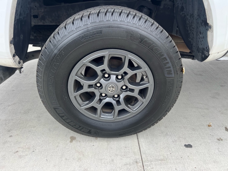 2018 Toyota Tacoma SR5 - Photo 9