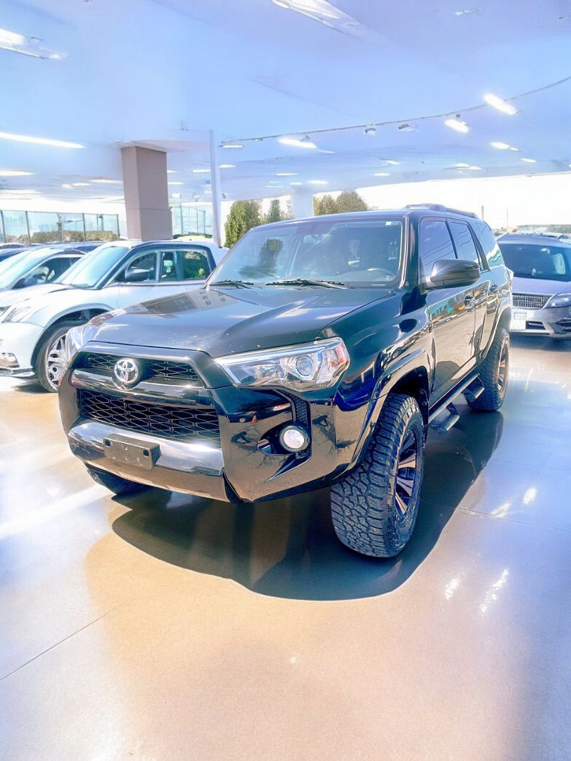 2019 Toyota 4Runner SR5's photo