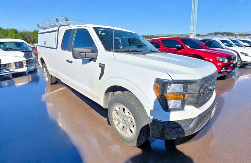 2023 Ford F-150 XL's photo