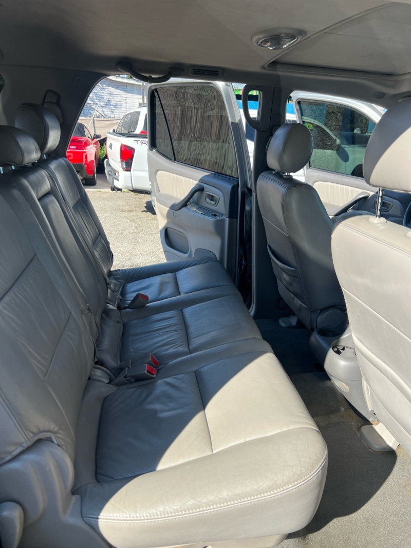 2006 Toyota Sequoia Limited - Photo 11