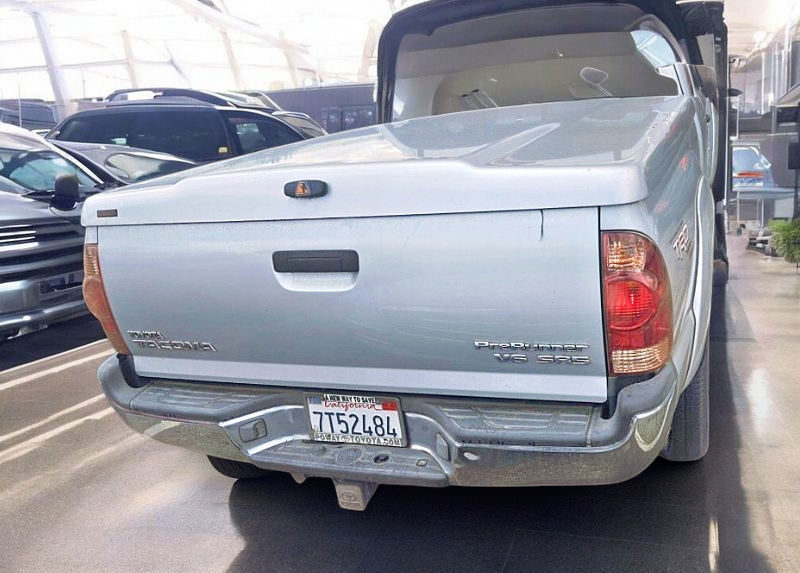 2005 Toyota Tacoma PreRunner - Photo 7