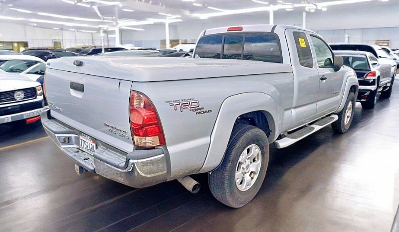 2005 Toyota Tacoma PreRunner - Photo 6