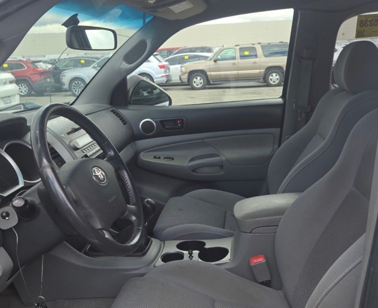 2005 Toyota Tacoma PreRunner - Photo 10