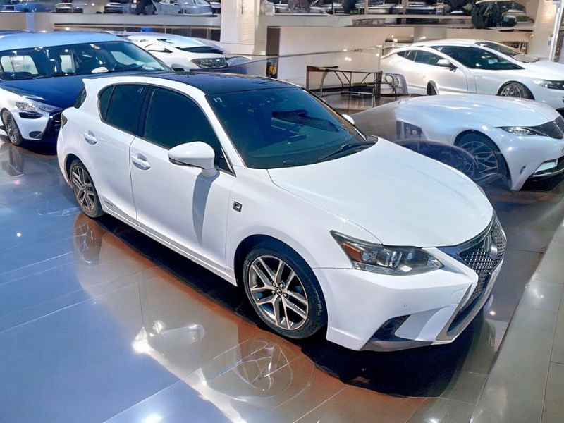 2015 Lexus CT 200h 200h's photo