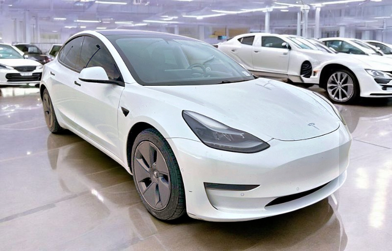 2021 Tesla Model 3 Standard Range Plus's photo
