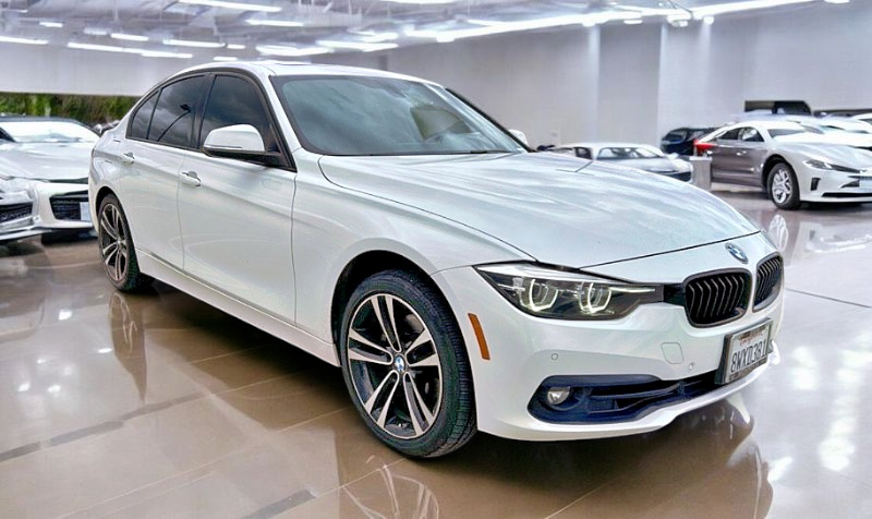 2018 BMW 3 Series 330i Sedan's photo