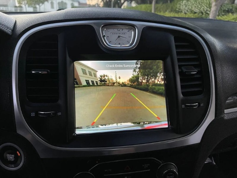 2021 Chrysler 300 Touring - Photo 19