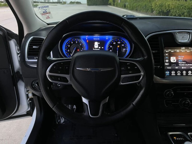 2021 Chrysler 300 Touring - Photo 23