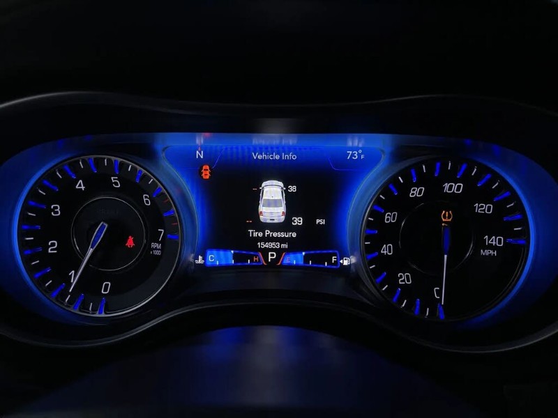 2021 Chrysler 300 Touring - Photo 26