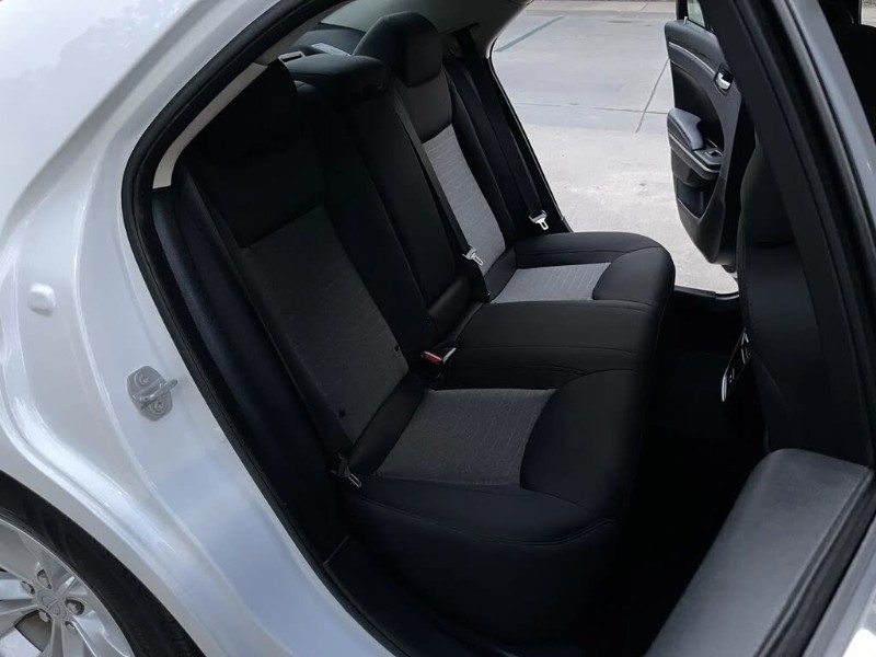 2021 Chrysler 300 Touring - Photo 14