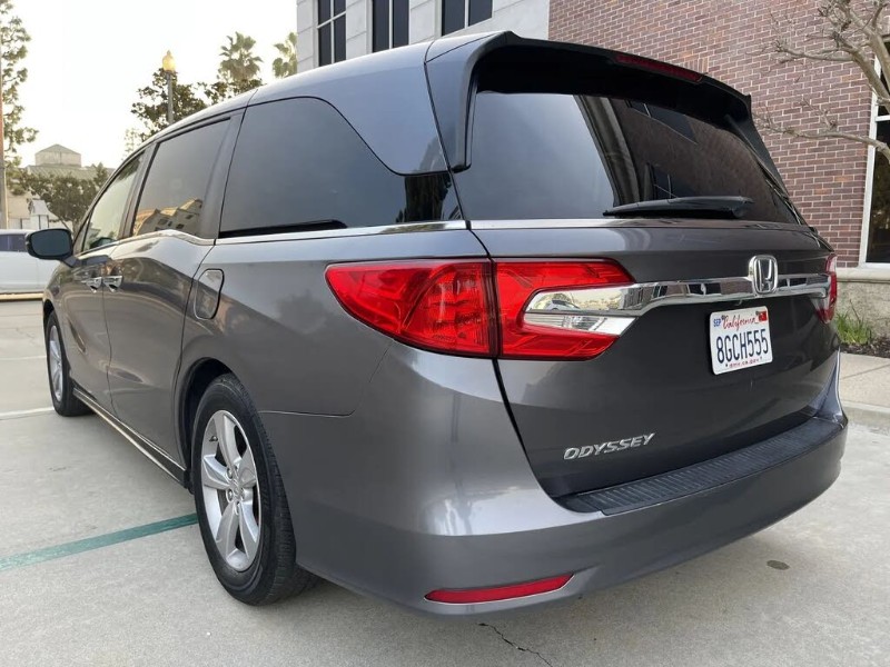 2019 Honda Odyssey EX-L - Photo 2