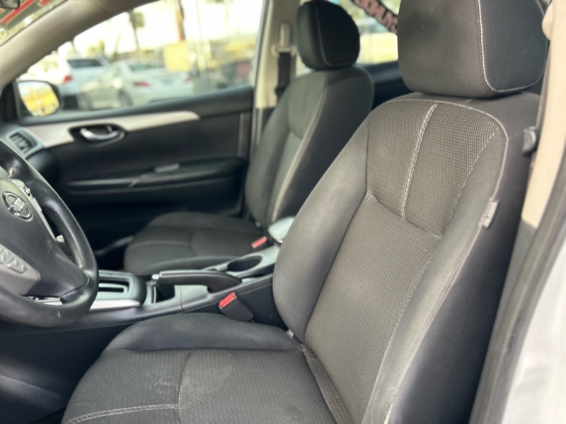 2016 Nissan Sentra S - Photo 11