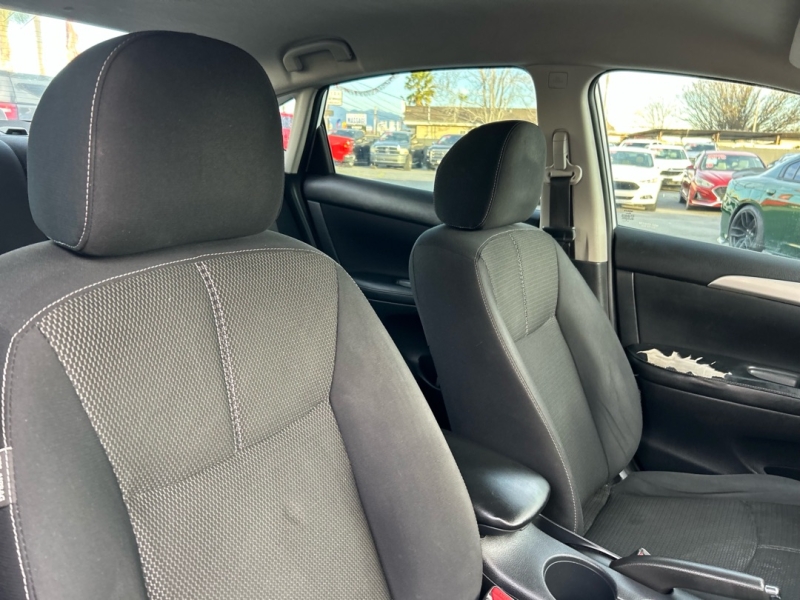 2016 Nissan Sentra S - Photo 6