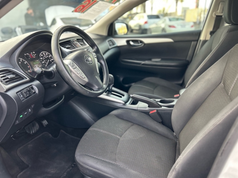 2016 Nissan Sentra S - Photo 10