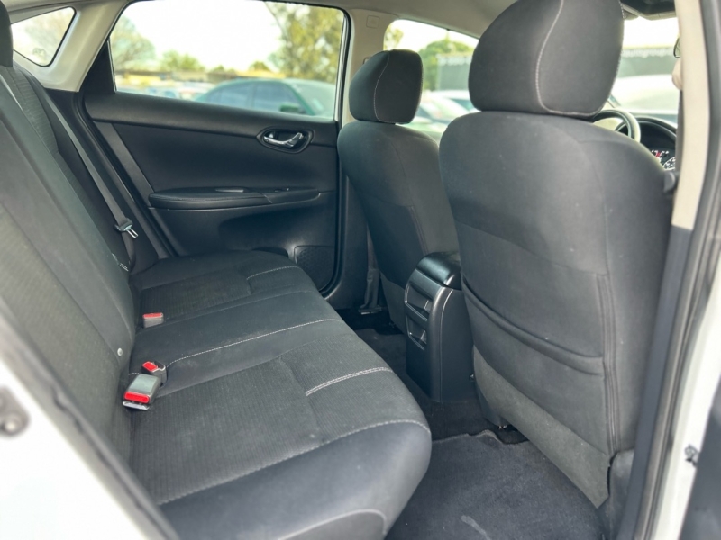 2016 Nissan Sentra S - Photo 7