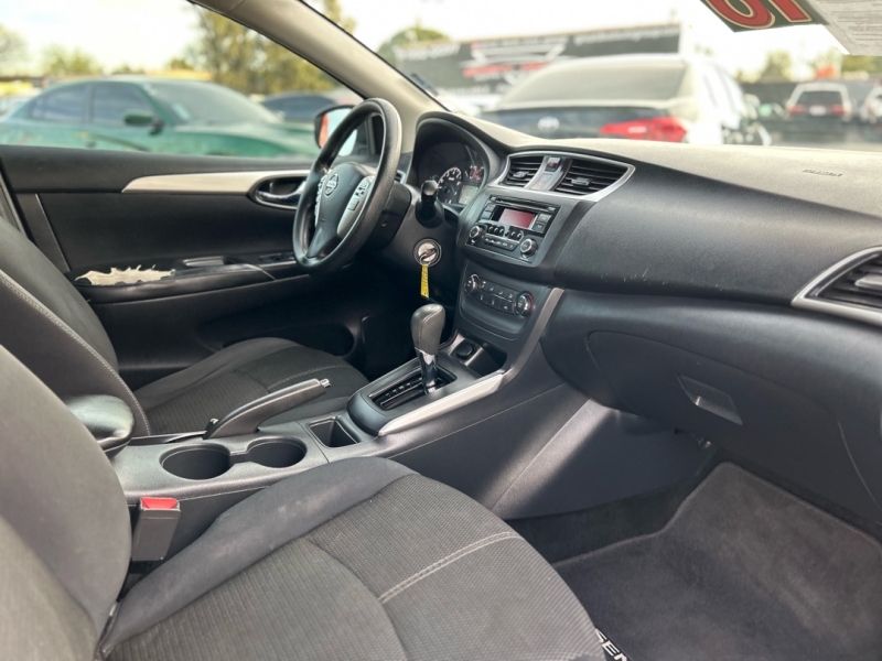 2016 Nissan Sentra S - Photo 5