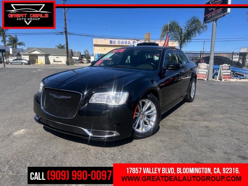 2018 Chrysler 300 Touring L's photo