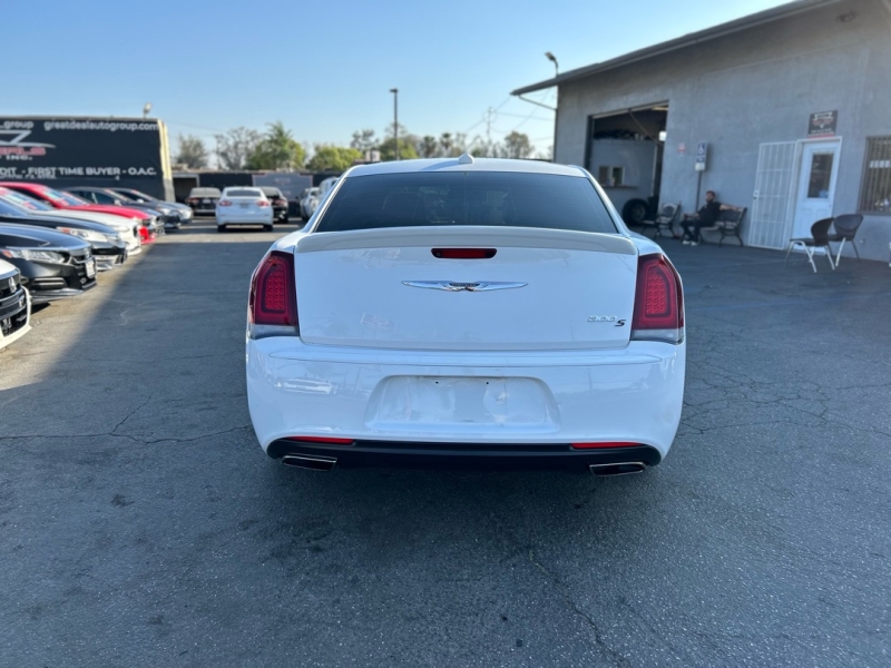 2019 Chrysler 300 S