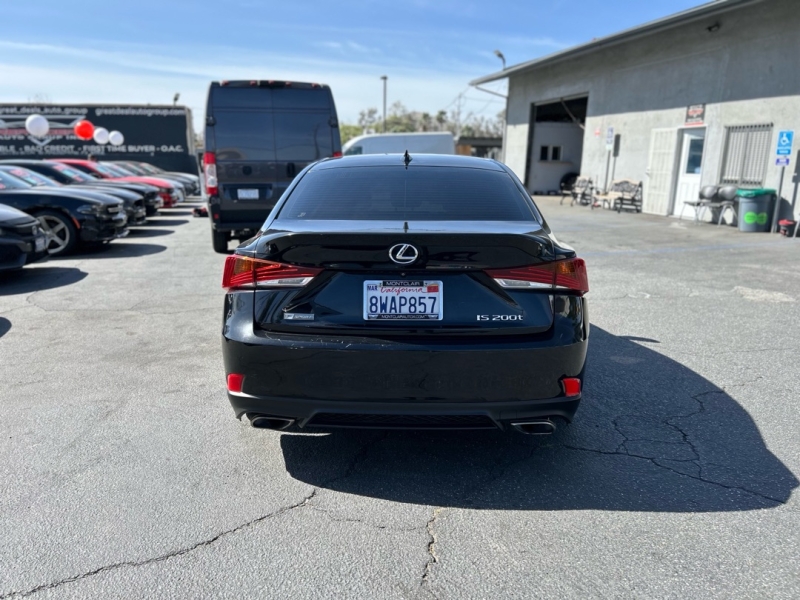 2017 Lexus IS 200t