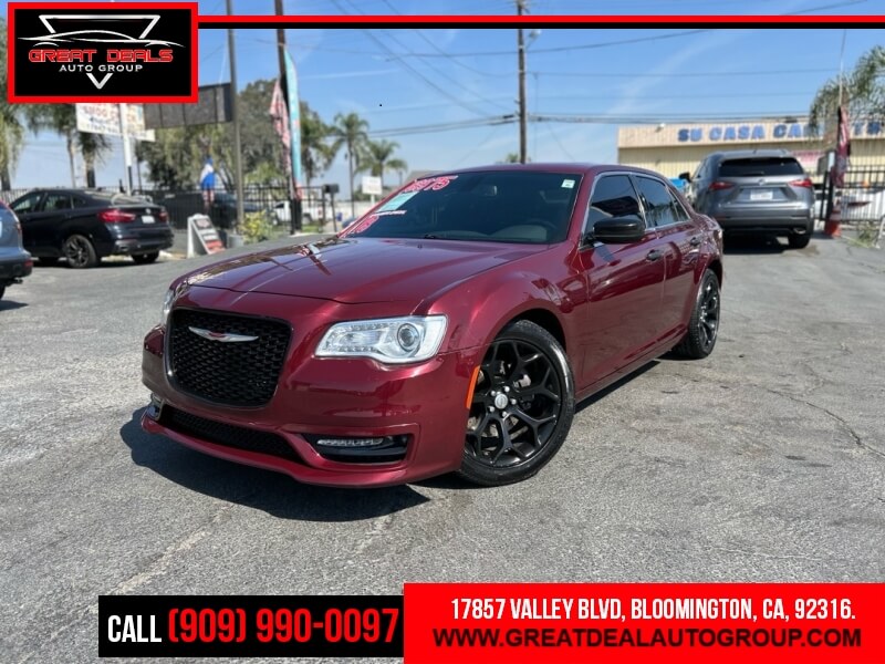 2018 Chrysler 300 C's photo