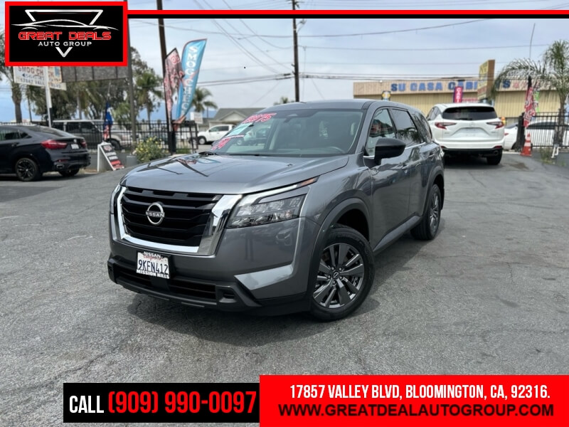 2024 Nissan Pathfinder S 2WD's photo