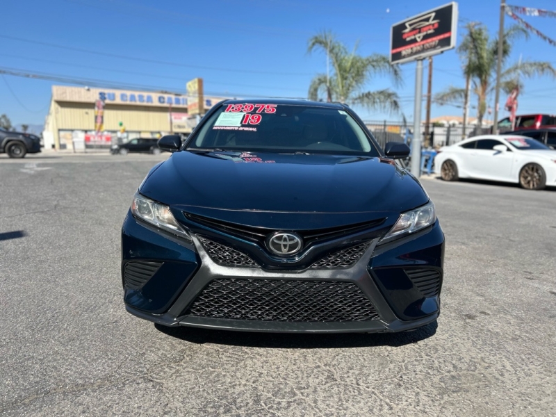 2019 Toyota Camry SE