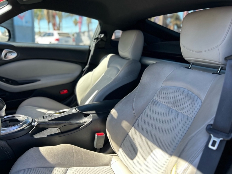 2011 Nissan 370Z Base