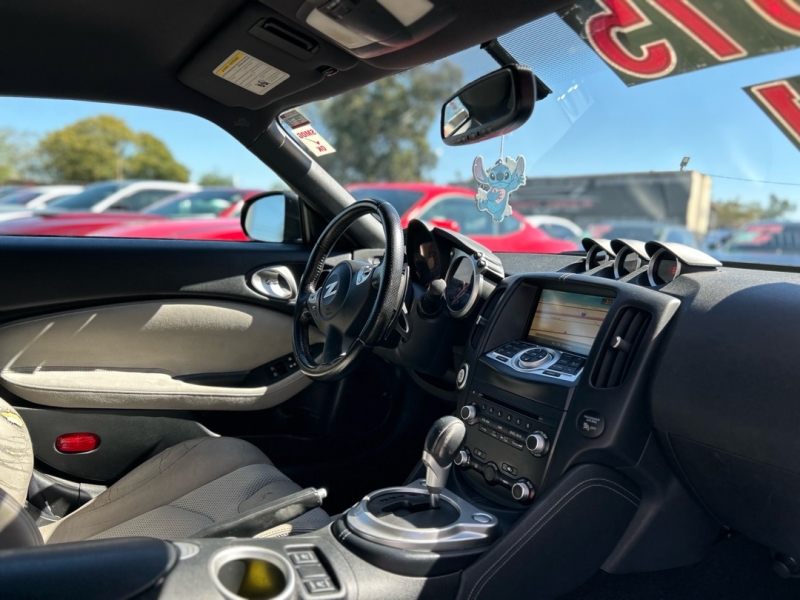 2011 Nissan 370Z Base