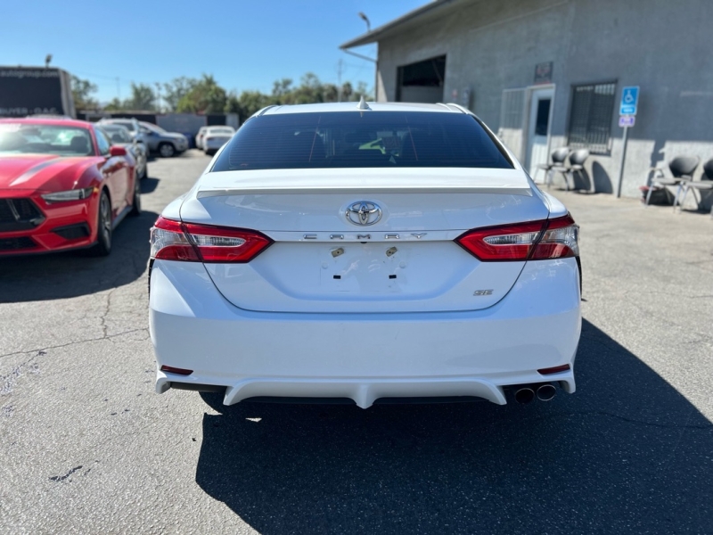 2019 Toyota Camry SE