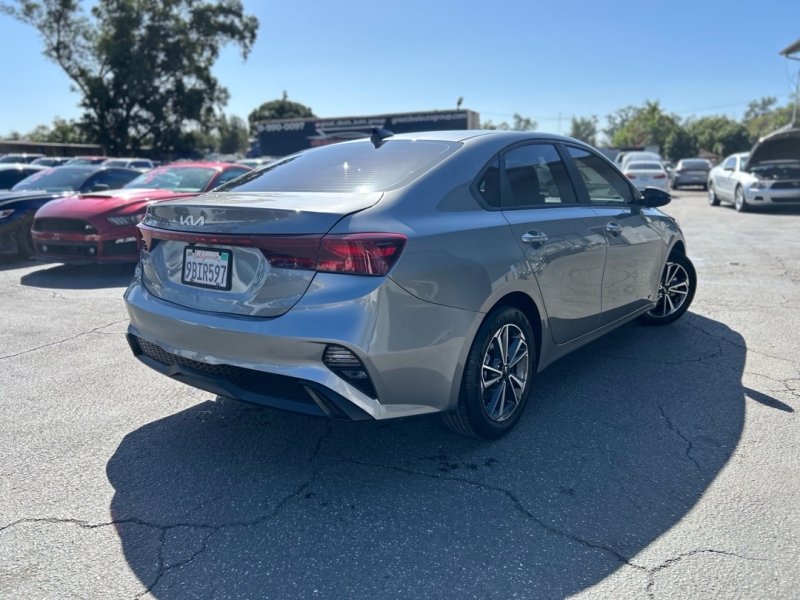 2022 Kia Forte FE