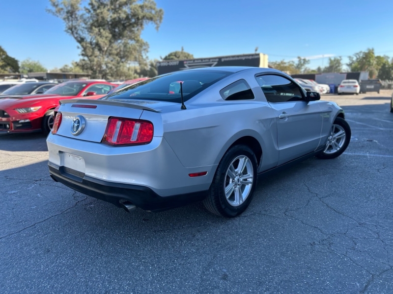 2012 Ford Mustang V6