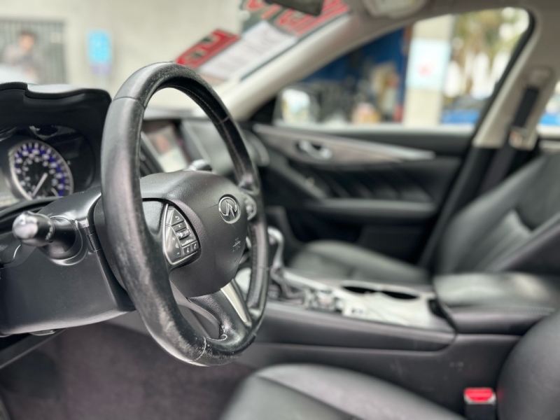 2015 INFINITI Q50 