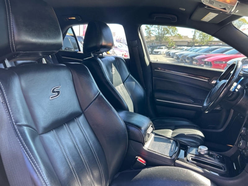 2019 Chrysler 300 S