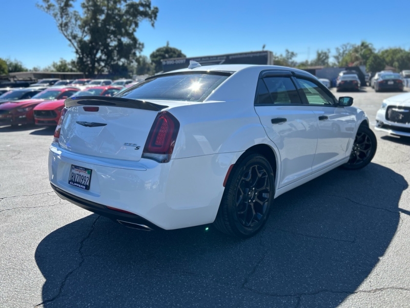 2019 Chrysler 300 S