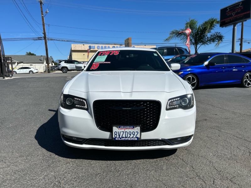 2019 Chrysler 300 S
