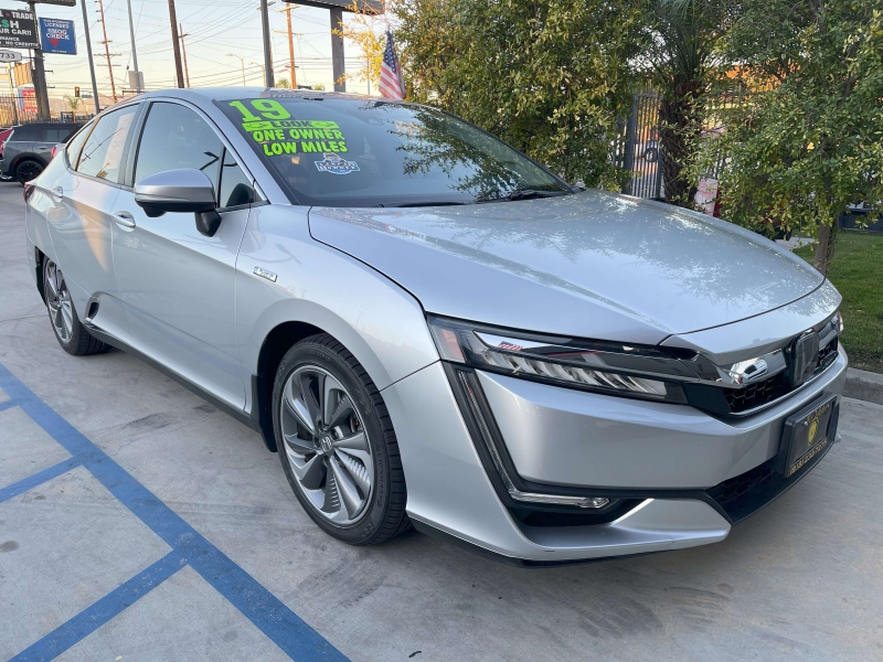 2013 Lexus ES 300h Base photo 30